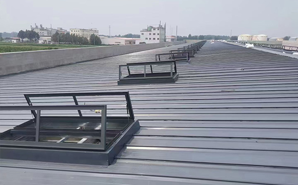 某中学室内体育馆永登排烟窗改造项目