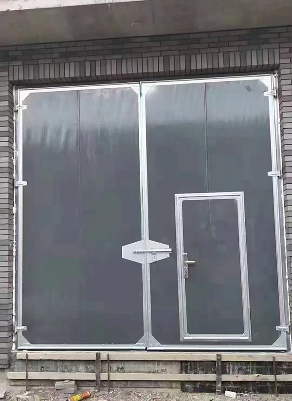 永登工业平开门在大型设备制造车间的应用实例